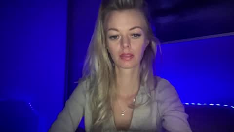 Valerie  online show from 11/26/25, 09:32