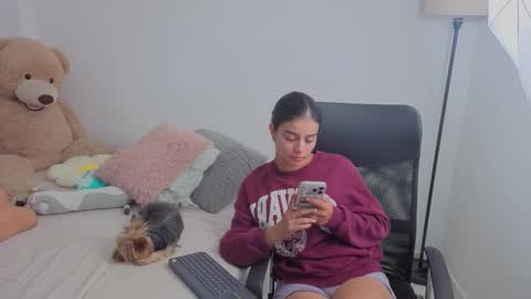 Juli C online show from 11/06/25, 12:44