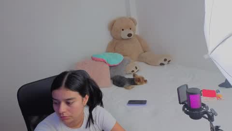 valerihouse_ online show from 05/07/26, 12:38