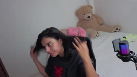 Snapshot of valerihouse_ chatting on 06/03/26, 01:30 valerihouse_ online show from 06/03/26, 01:30