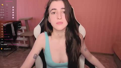 Snapshot of valeritiio chatting on 10/18/25, 03:42 valeritiio online show from 10/18/25, 03:42