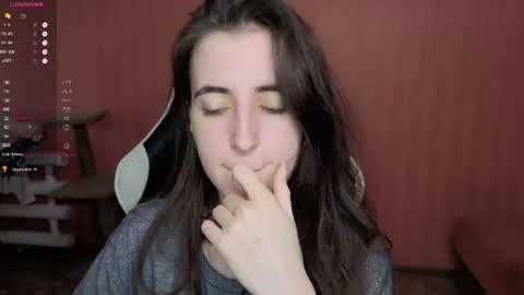 Snapshot of valeritiio chatting on 11/28/25, 06:27 valeritiio online show from 11/28/25, 06:27