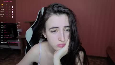 Snapshot of valeritiio chatting on 12/16/25, 05:01 valeritiio online show from 12/16/25, 05:01