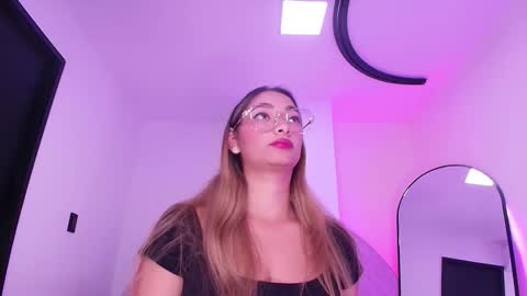 Valeryn online show from 12/16/25, 03:11