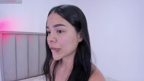 Snapshot of valery__nova chatting on 01/14/25, 05:01 Cris online show from 01/14/25, 05:01