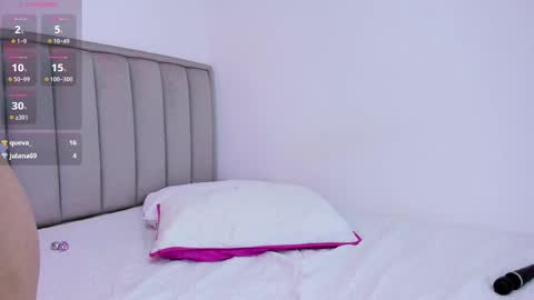 Snapshot of valery__nova chatting on 09/13/25, 12:43 Cris online show from 09/13/25, 12:43