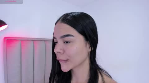 Snapshot of valery__nova chatting on 10/17/25, 02:48 Cris online show from 10/17/25, 02:48