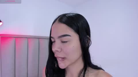 Snapshot of valery__nova chatting on 10/18/25, 03:09 Cris online show from 10/18/25, 03:09