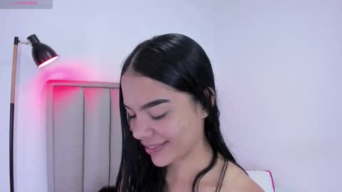 Snapshot of valery__nova chatting on 10/29/25, 01:30 Cris online show from 10/29/25, 01:30