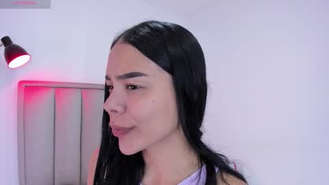 Snapshot of valery__nova chatting on 11/05/25, 02:55 Cris online show from 11/05/25, 02:55