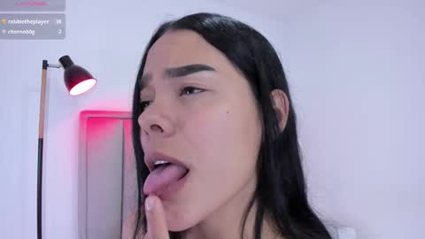 Snapshot of valery__nova chatting on 11/14/25, 01:26 Cris online show from 11/14/25, 01:26