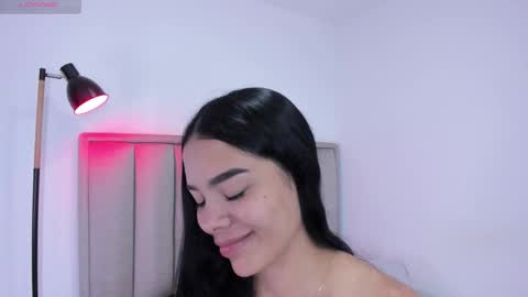 Snapshot of valery__nova chatting on 11/20/25, 02:12 Cris online show from 11/20/25, 02:12