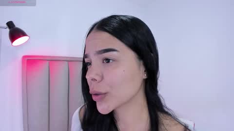 Snapshot of valery__nova chatting on 11/26/25, 11:28 Cris online show from 11/26/25, 11:28