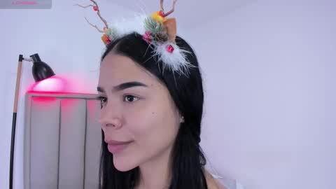 Snapshot of valery__nova chatting on 11/30/25, 04:11 Cris online show from 11/30/25, 04:11