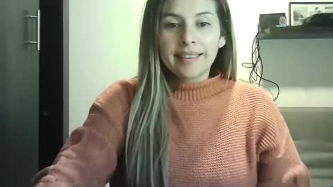 Snapshot of valery__rouse_ chatting on 04/26/26, 03:59 Valery online show from 04/26/26, 03:59