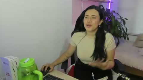 valery_bonnet1 online show from 09/20/25, 11:33