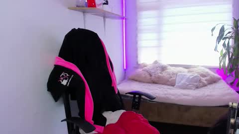 valery_bonnet1 online show from 10/25/25, 07:19