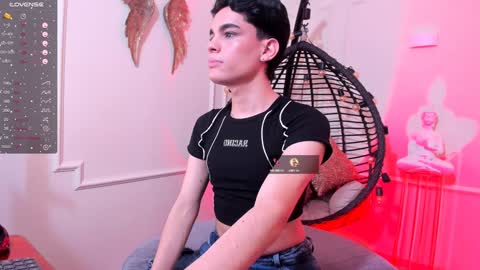 Snapshot of valery_hil chatting on 12/02/24, 07:49 Thomy online show from 12/02/24, 07:49