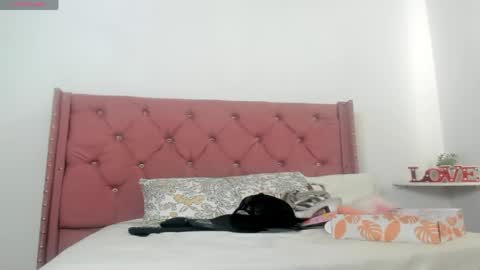 valery_hot692 online show from 05/19/26, 07:20