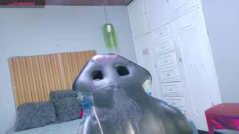 valery_luxx online show from 01/13/26, 12:32