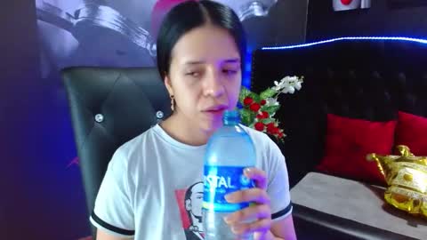 Valeria online show from 12/06/24, 11:44