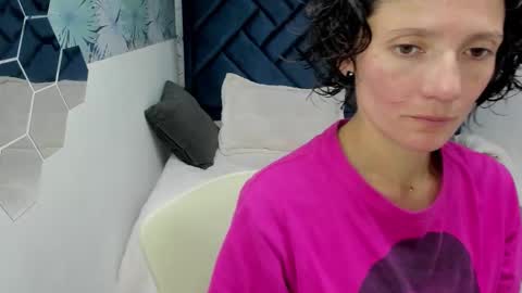 VALERY MORE online show from 10/01/25, 12:00