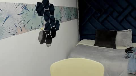 VALERY MORE online show from 11/19/25, 12:27