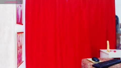 Snapshot of valery_smolls22 chatting on 10/24/25, 04:25 valery_smolls22 online show from 10/24/25, 04:25