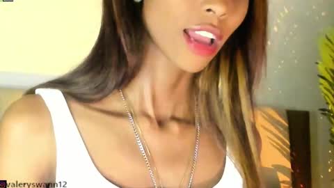 Snapshot of valery_swan1 chatting on 12/06/24, 10:30 Valery swan1 online show from 12/06/24, 10:30