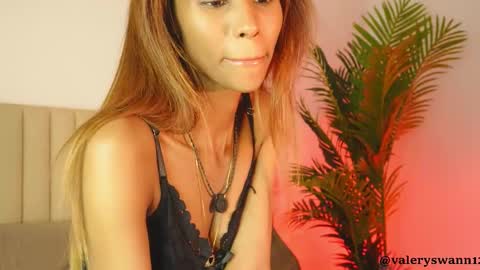 Snapshot of valery_swan1 chatting on 10/24/25, 04:20 Valery swan1 online show from 10/24/25, 04:20