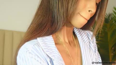 Snapshot of valery_swan1 chatting on 12/05/25, 02:42 Valery swan1 online show from 12/05/25, 02:42