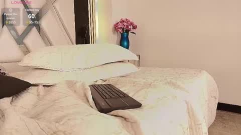Snapshot of valery_wang chatting on 03/06/25, 02:40 Val online show from 03/06/25, 02:40