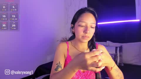 Snapshot of valery_wang chatting on 09/15/25, 12:05 Val online show from 09/15/25, 12:05