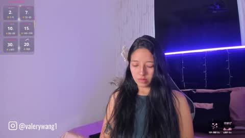 Snapshot of valery_wang chatting on 09/25/25, 12:09 Val online show from 09/25/25, 12:09