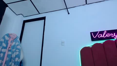 B V Naughty online show from 12/06/24, 11:03