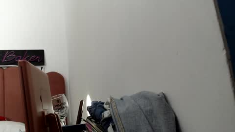 B V Naughty online show from 12/18/24, 09:47