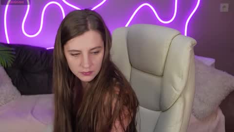 V A L E R Y  M U R online show from 10/12/25, 12:48