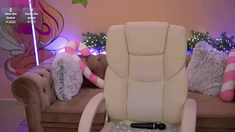 V A L E R Y  M U R online show from 12/17/25, 08:04