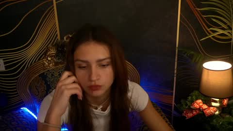 Snapshot of valeryroyale chatting on 12/24/24, 10:44 Valery online show from 12/24/24, 10:44