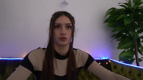 Snapshot of valeryroyale chatting on 01/28/25, 02:31 Valery online show from 01/28/25, 02:31