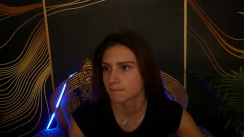 Snapshot of valeryroyale chatting on 01/29/25, 05:35 Valery online show from 01/29/25, 05:35