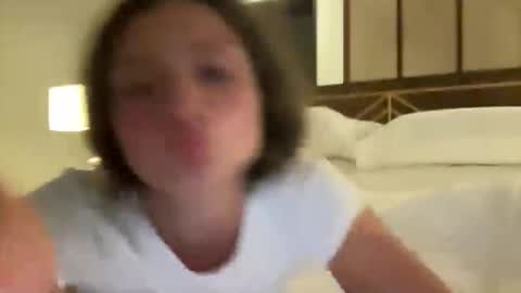 Snapshot of valeryroyale chatting on 11/29/25, 06:11 Valery online show from 11/29/25, 06:11