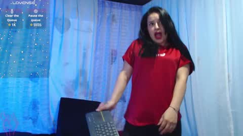 Snapshot of valerysnow_ chatting on 02/03/25, 11:36 Valery online show from 02/03/25, 11:36