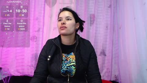 Snapshot of valerysnow_ chatting on 02/07/25, 10:09 Valery online show from 02/07/25, 10:09