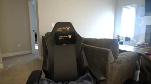 Snapshot of valerysquirt_19 chatting on 01/18/26, 03:27 valerie online show from 01/18/26, 03:27