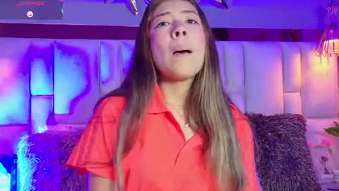 Snapshot of valeygomez chatting on 07/07/26, 02:10 Valey online show from 07/07/26, 02:10