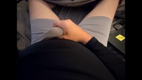 Snapshot of valhal2020 chatting on 11/21/25, 07:56 Valhal online show from 11/21/25, 07:56