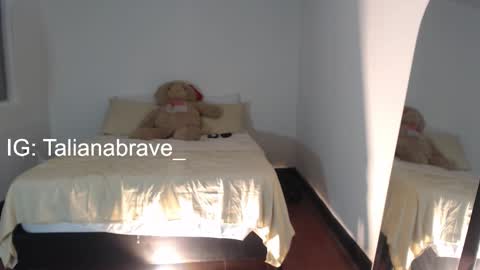 Snapshot of valientegirl_ chatting on 11/23/25, 05:29 VALIENTE online show from 11/23/25, 05:29