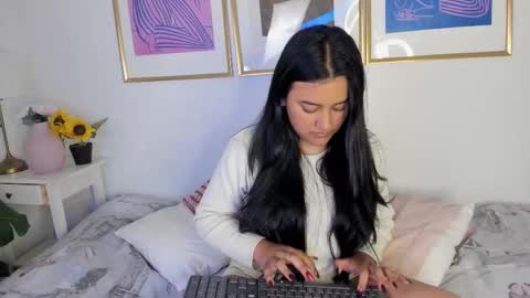 Snapshot of valka_collins chatting on 02/27/26, 04:01 Valka online show from 02/27/26, 04:01