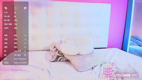 Valkiria moore  online show from 12/22/24, 10:58